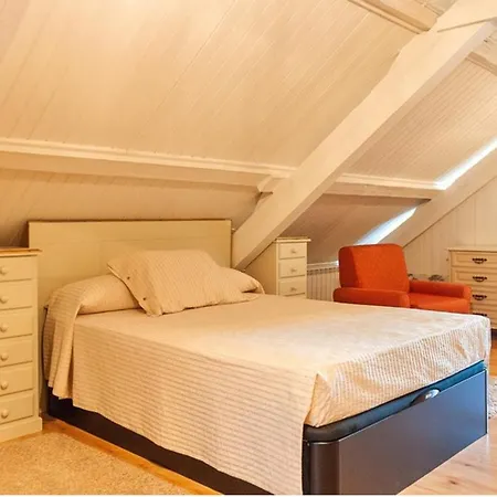 Spacious House With Pool In Carballedo