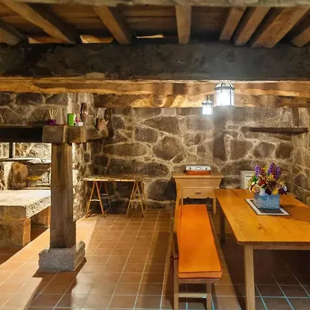 Nyaraló Spacious House With Pool In Carballedo